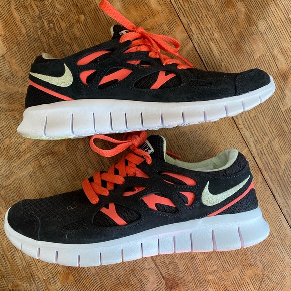 Nike Shoes - Nike Free Run 2 W size 8